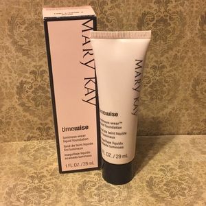IVORY 6 Mary Kay Luminous Wear Foundation NEW!